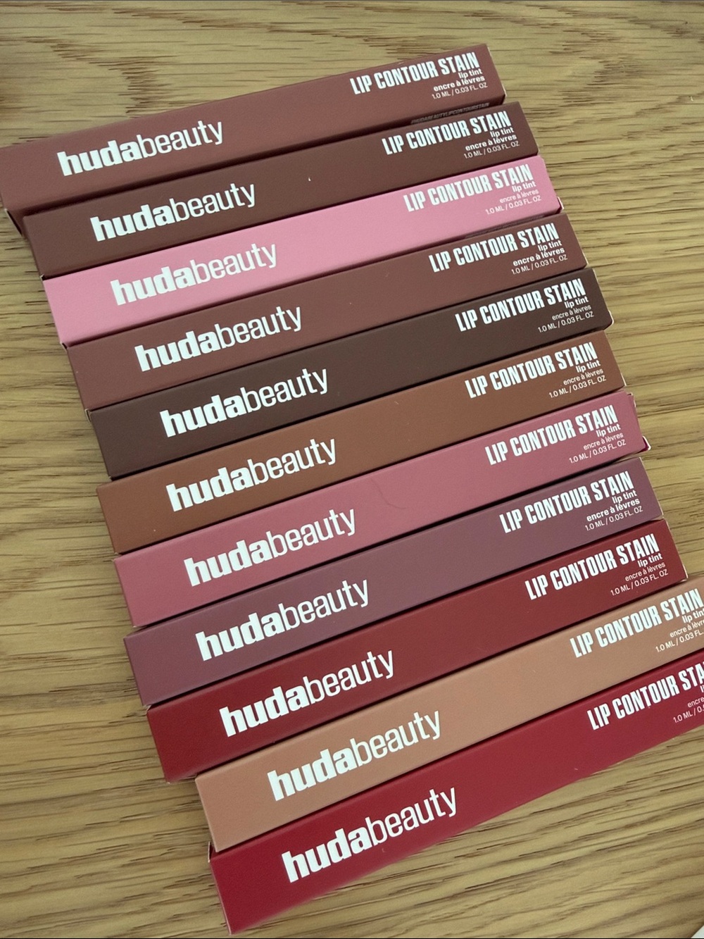HUDA BEAUTY Lip Contour Stain - CHERRY RED